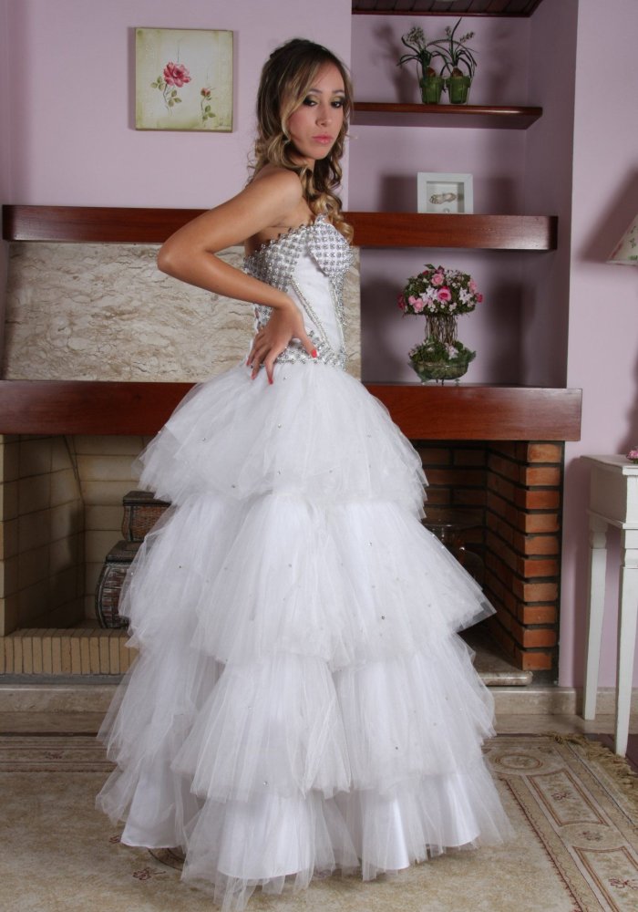Vestido de Debutante Branco - 6 - 2 - Hipnose Alta Costura e Spa para Noivas e Noivos - Campinas - SP - 2