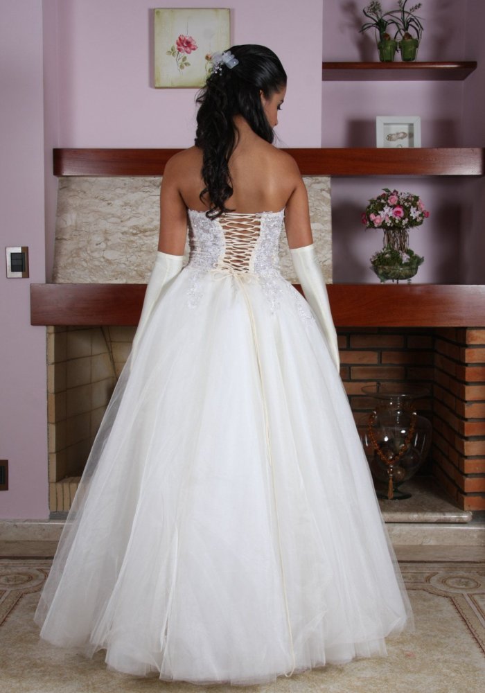 Vestido de Debutante Branco - 9 - 3 - Hipnose Alta Costura e Spa para Noivas e Noivos - Campinas - SP - 1