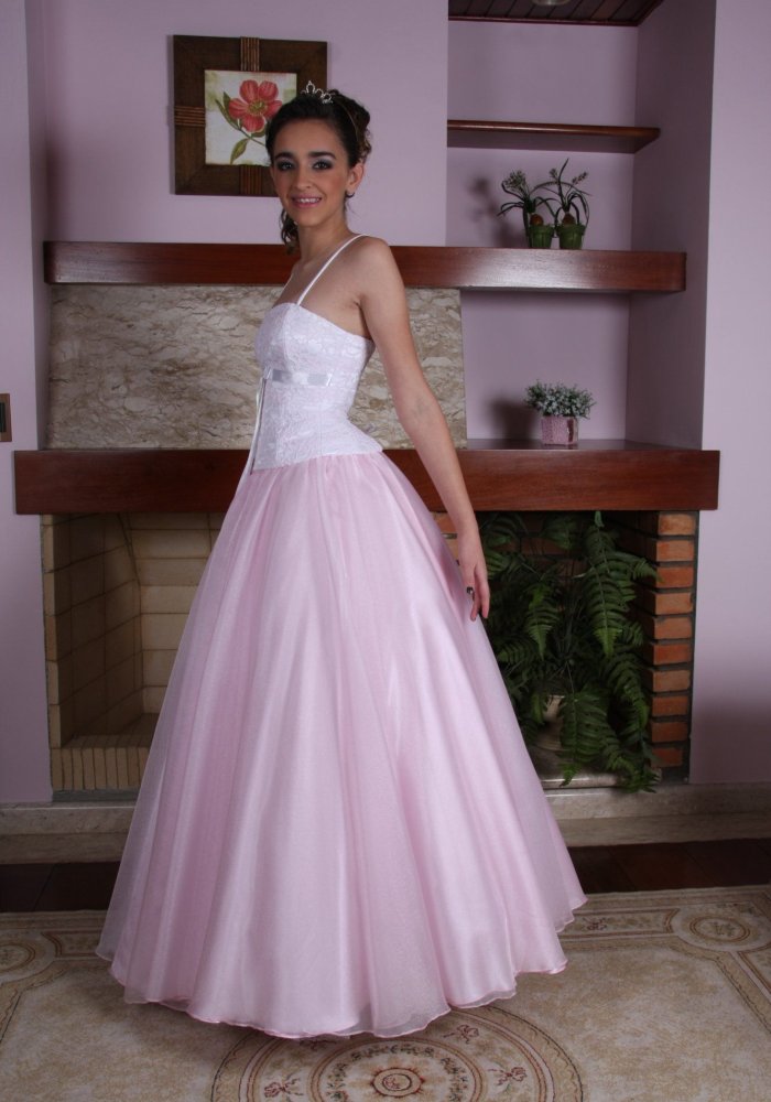 Vestido de Debutante Rosa - 6 - 2 - Hipnose Alta Costura e Spa para Noivas e Noivos - Campinas - SP - 2