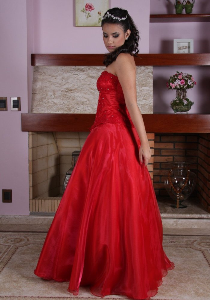 Vestido de Debutante Vermelho - 13 - 2 - Hipnose Alta Costura e Spa para Noivas e Noivos - Campinas - SP - 2