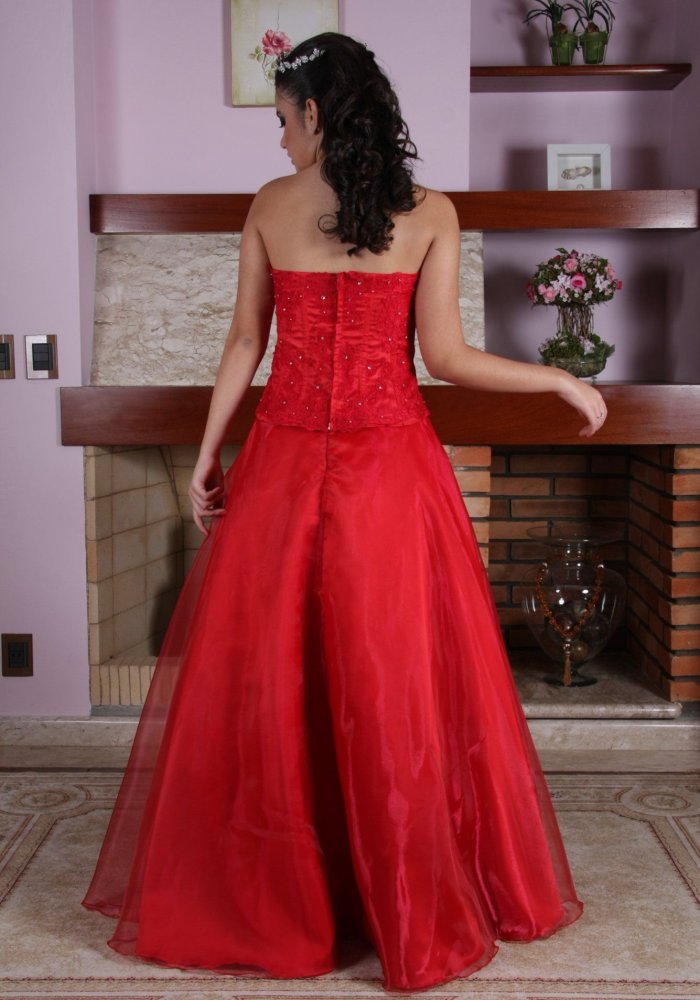 Vestido de Debutante Vermelho - 13 - 3 - Hipnose Alta Costura e Spa para Noivas e Noivos - Campinas - SP - 1