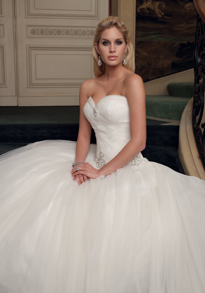 Vestido de Noiva Branca - Hipnose Alta Costura e Spa para Noivas e Noivos - Campinas - SP - 1