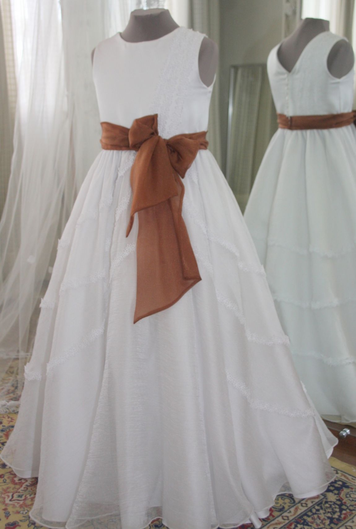 Vestidos para Daminha - 113 - Hipnose Alta Costura e Spa para Noivas e Noivos - Campinas - SP Vestido de Daminha, Vestido para Daminha de Casamento, Hipnose Alta Costura