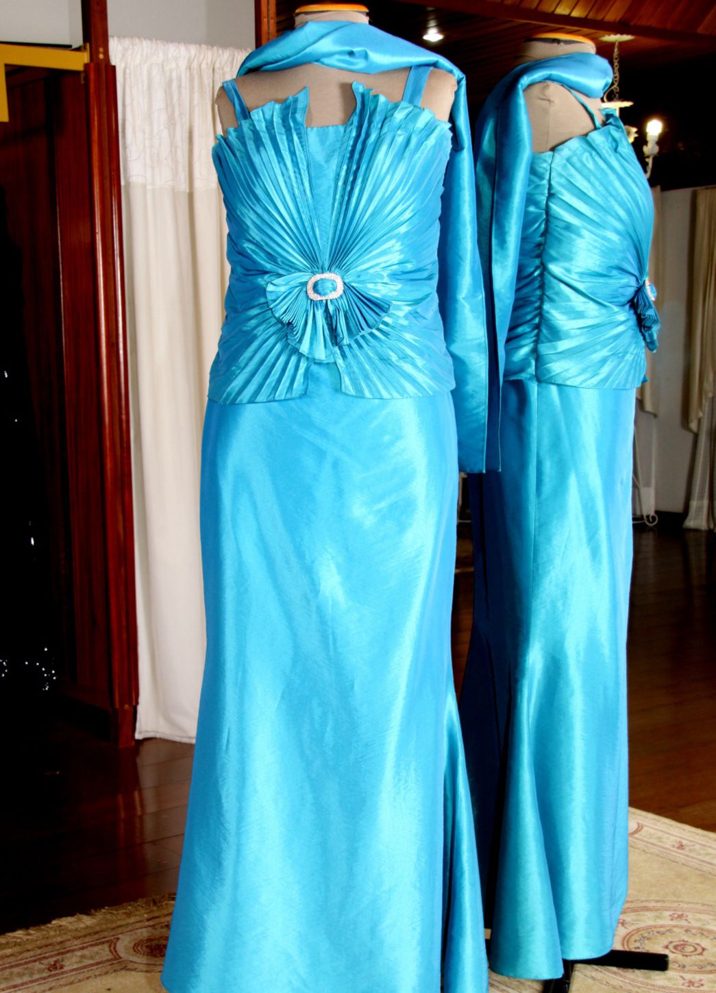 Vestidos para Mães, Madrinhas e Moda Festas - 160 - Hipnose Alta Costura e Spa para Noivas e Noivos - Campinas - SP Vestido de Festa para Mães, Vestido de Festa para Madrinhas, Vestido de Festa para Formatura, Hipnose Alta Costura