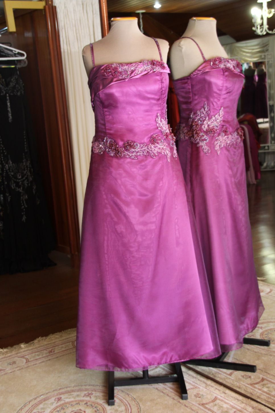 Vestidos para Mães, Madrinhas e Moda Festas - 184 - Hipnose Alta Costura e Spa para Noivas e Noivos - Campinas - SP Vestido de Festa para Mães, Vestido de Festa para Madrinhas, Vestido de Festa para Formatura, Hipnose Alta Costura