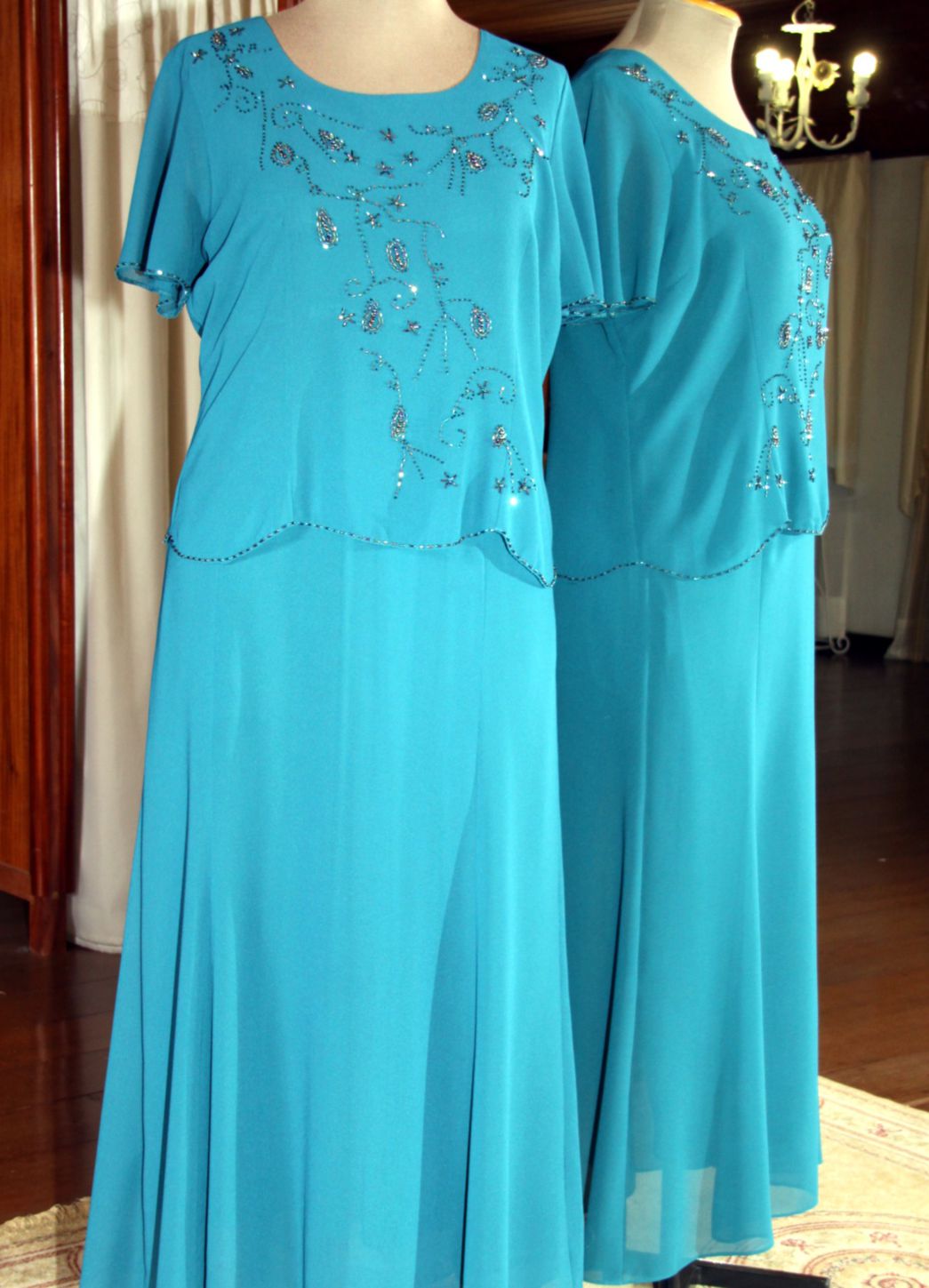 Vestidos para Mães, Madrinhas e Moda Festas - 191 - Hipnose Alta Costura e Spa para Noivas e Noivos - Campinas - SP Vestido de Festa para Mães, Vestido de Festa para Madrinhas, Vestido de Festa para Formatura, Hipnose Alta Costura