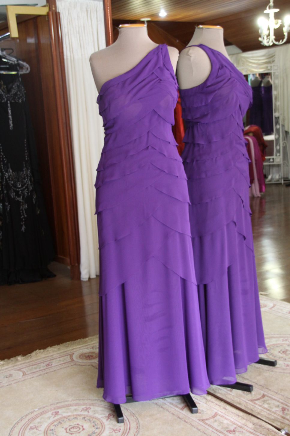 Vestidos para Mães, Madrinhas e Moda Festas - 194 - Hipnose Alta Costura e Spa para Noivas e Noivos - Campinas - SP Vestido de Festa para Mães, Vestido de Festa para Madrinhas, Vestido de Festa para Formatura, Hipnose Alta Costura