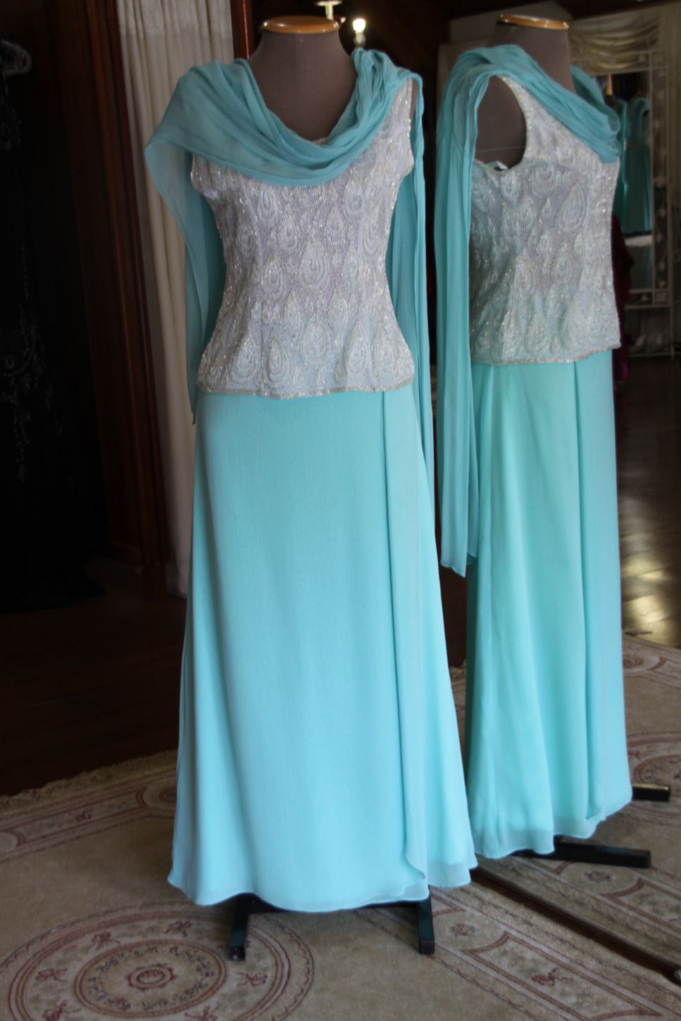 Vestidos para Mães, Madrinhas e Moda Festas - 196 - Hipnose Alta Costura e Spa para Noivas e Noivos - Campinas - SP Vestido de Festa para Mães, Vestido de Festa para Madrinhas, Vestido de Festa para Formatura, Hipnose Alta Costura