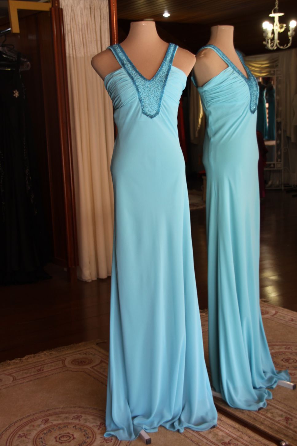 Vestidos para Mães, Madrinhas e Moda Festas - 197 - Hipnose Alta Costura e Spa para Noivas e Noivos - Campinas - SP Vestido de Festa para Mães, Vestido de Festa para Madrinhas, Vestido de Festa para Formatura, Hipnose Alta Costura