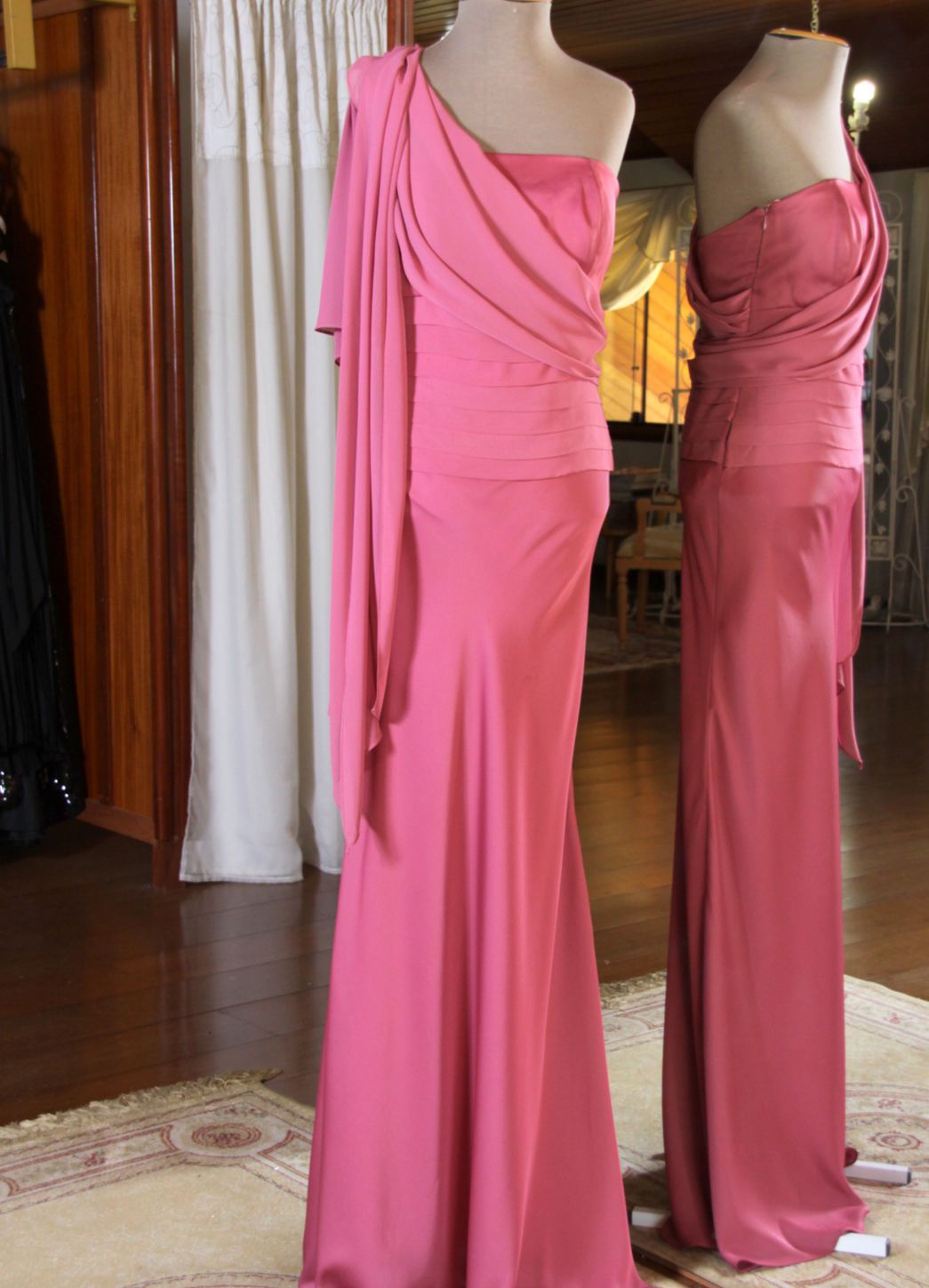 Vestidos para Mães, Madrinhas e Moda Festas - 215 - Hipnose Alta Costura e Spa para Noivas e Noivos - Campinas - SP Vestido de Festa para Mães, Vestido de Festa para Madrinhas, Vestido de Festa para Formatura, Hipnose Alta Costura