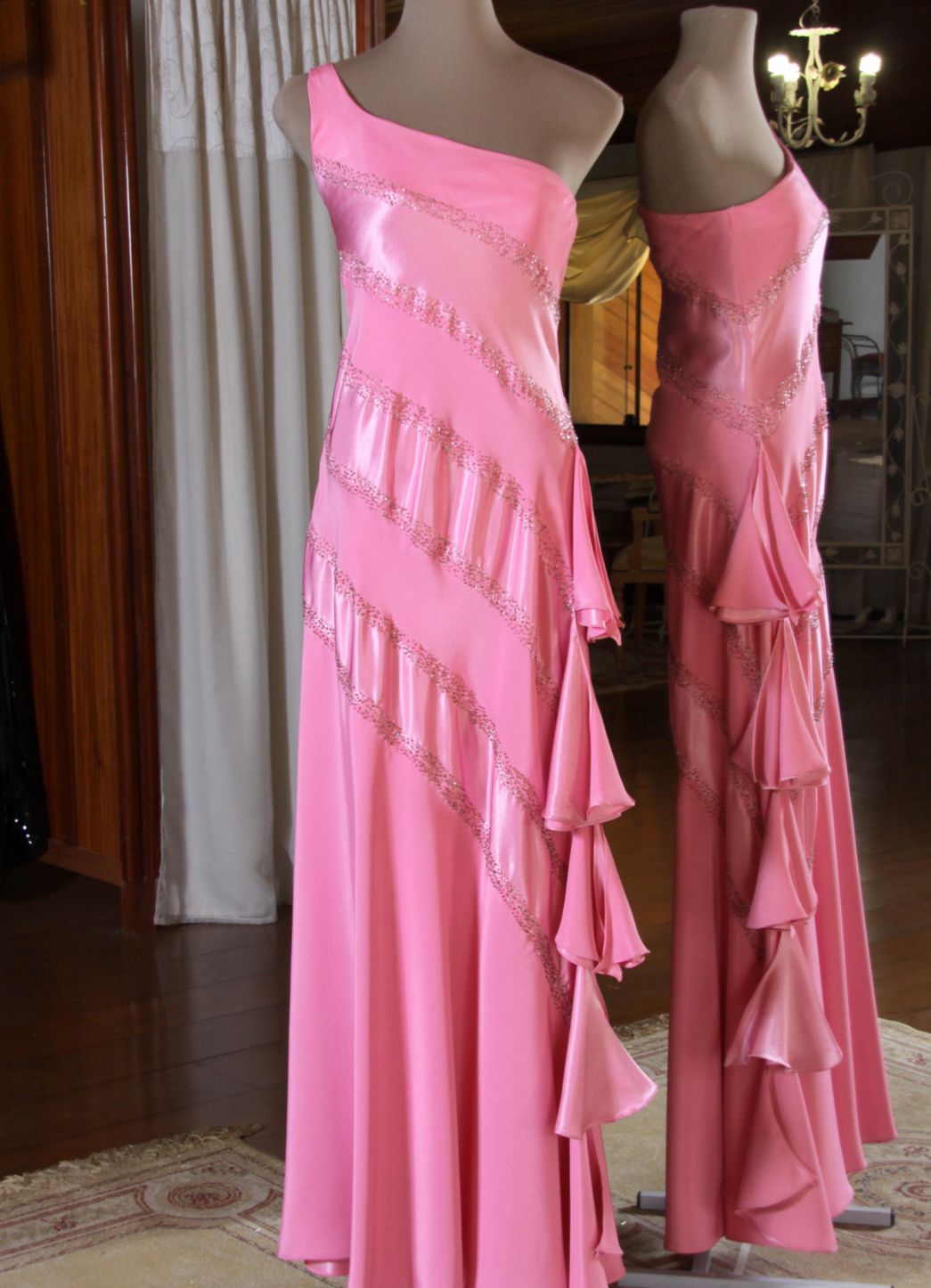 Vestidos para Mães, Madrinhas e Moda Festas - 216 - Hipnose Alta Costura e Spa para Noivas e Noivos - Campinas - SP Vestido de Festa para Mães, Vestido de Festa para Madrinhas, Vestido de Festa para Formatura, Hipnose Alta Costura