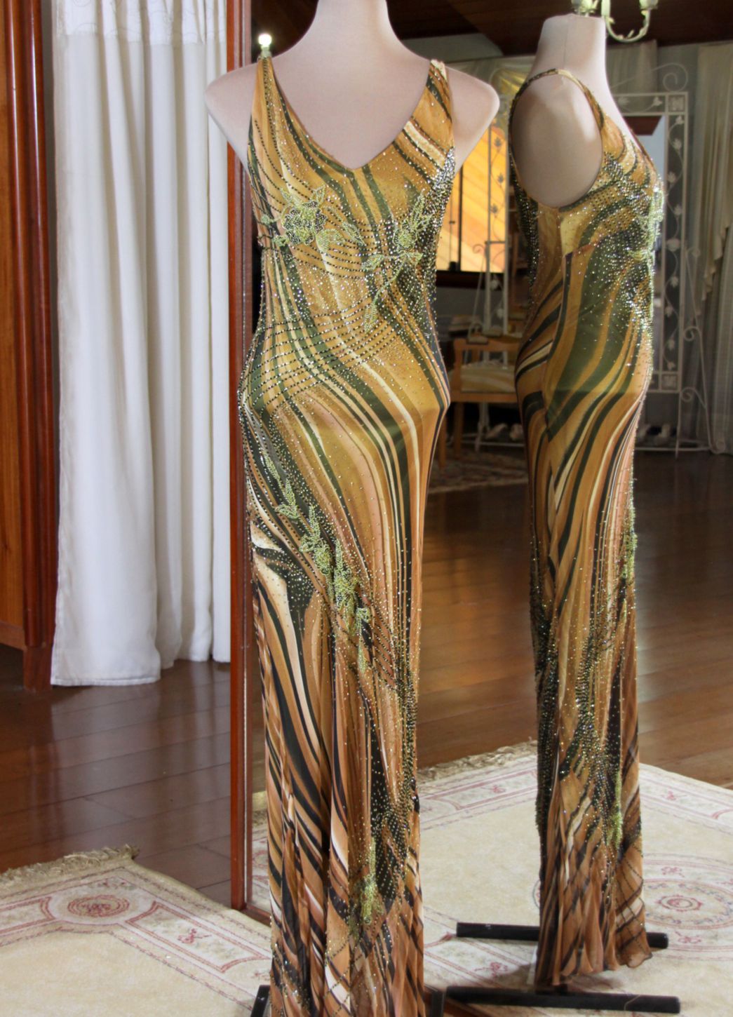 Vestidos para Mães, Madrinhas e Moda Festas - 264 - Hipnose Alta Costura e Spa para Noivas e Noivos - Campinas - SP Vestido de Festa para Mães, Vestido de Festa para Madrinhas, Vestido de Festa para Formatura, Hipnose Alta Costura