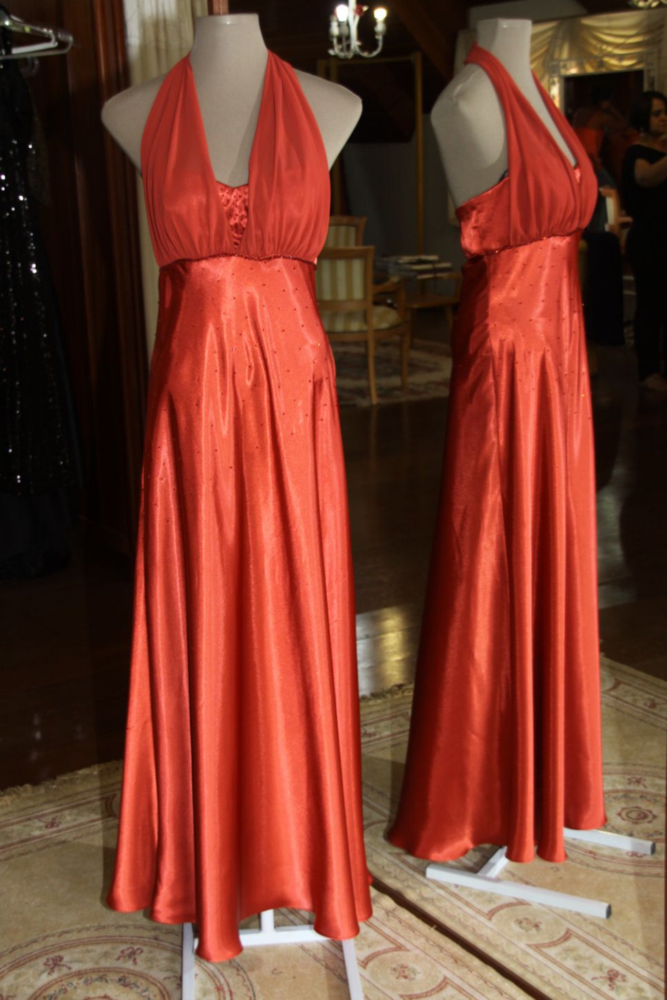 Vestidos para Mães, Madrinhas e Moda Festas - 275 - Hipnose Alta Costura e Spa para Noivas e Noivos - Campinas - SP Vestido de Festa para Mães, Vestido de Festa para Madrinhas, Vestido de Festa para Formatura, Hipnose Alta Costura