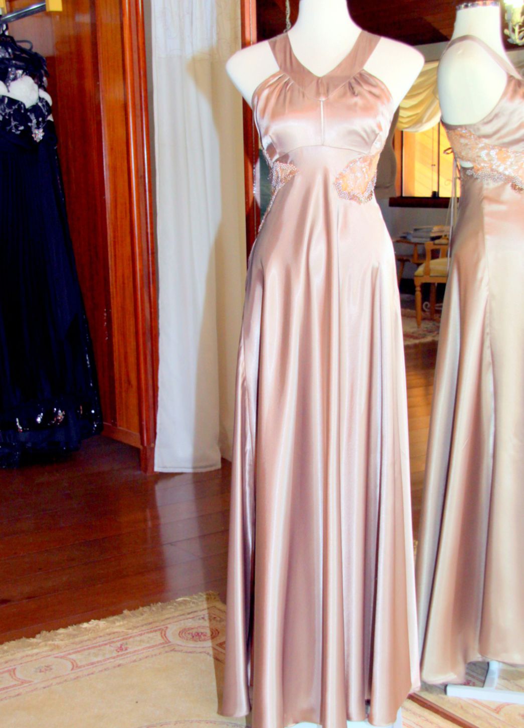 Vestidos para Mães, Madrinhas e Moda Festas - 284 - Hipnose Alta Costura e Spa para Noivas e Noivos - Campinas - SP Vestido de Festa para Mães, Vestido de Festa para Madrinhas, Vestido de Festa para Formatura, Hipnose Alta Costura