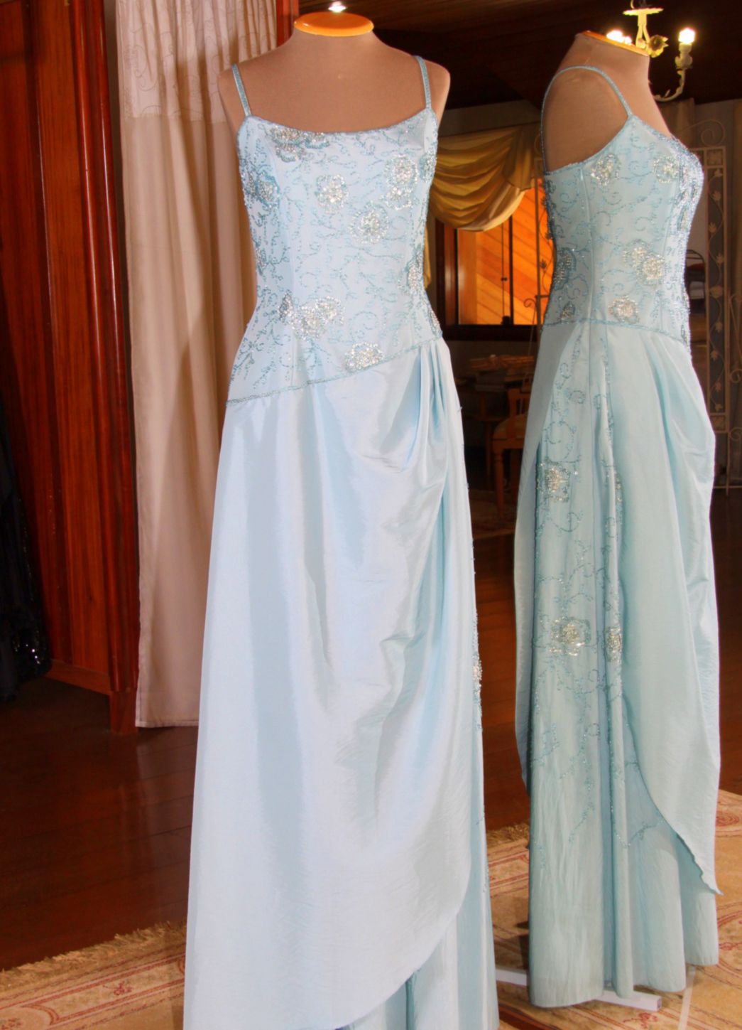 Vestidos para Mães, Madrinhas e Moda Festas - 332 - Hipnose Alta Costura e Spa para Noivas e Noivos - Campinas - SP Vestido de Festa para Mães, Vestido de Festa para Madrinhas, Vestido de Festa para Formatura, Hipnose Alta Costura