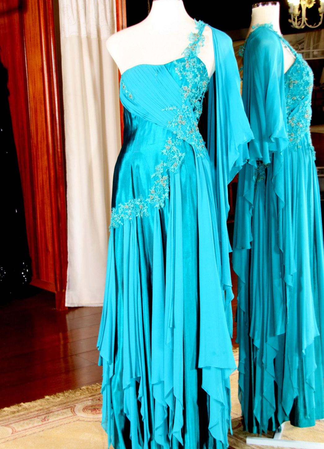 Vestidos para Mães, Madrinhas e Moda Festas - 340 - Hipnose Alta Costura e Spa para Noivas e Noivos - Campinas - SP Vestido de Festa para Mães, Vestido de Festa para Madrinhas, Vestido de Festa para Formatura, Hipnose Alta Costura