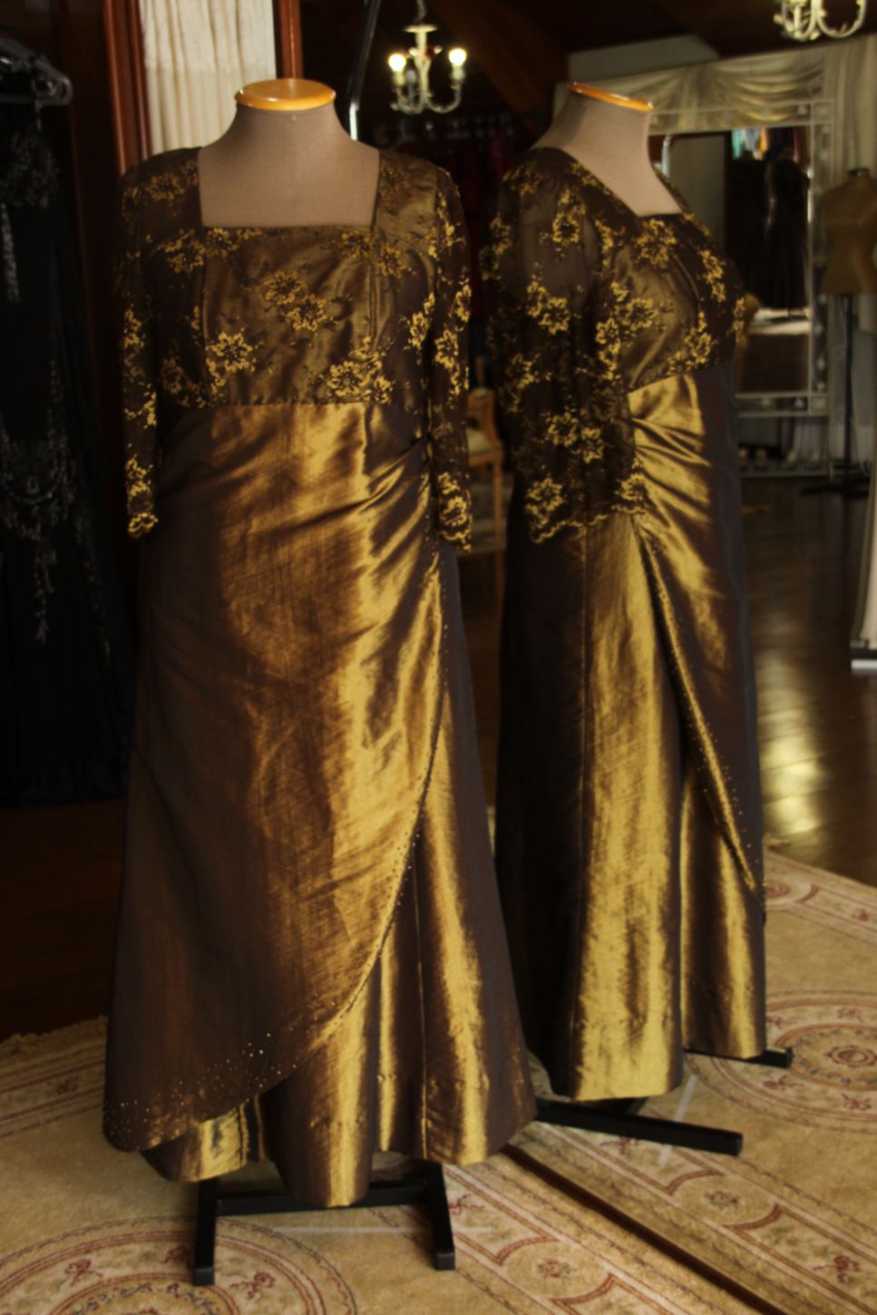 Vestidos para Mães, Madrinhas e Moda Festas - 346 - Hipnose Alta Costura e Spa para Noivas e Noivos - Campinas - SP Vestido de Festa para Mães, Vestido de Festa para Madrinhas, Vestido de Festa para Formatura, Hipnose Alta Costura