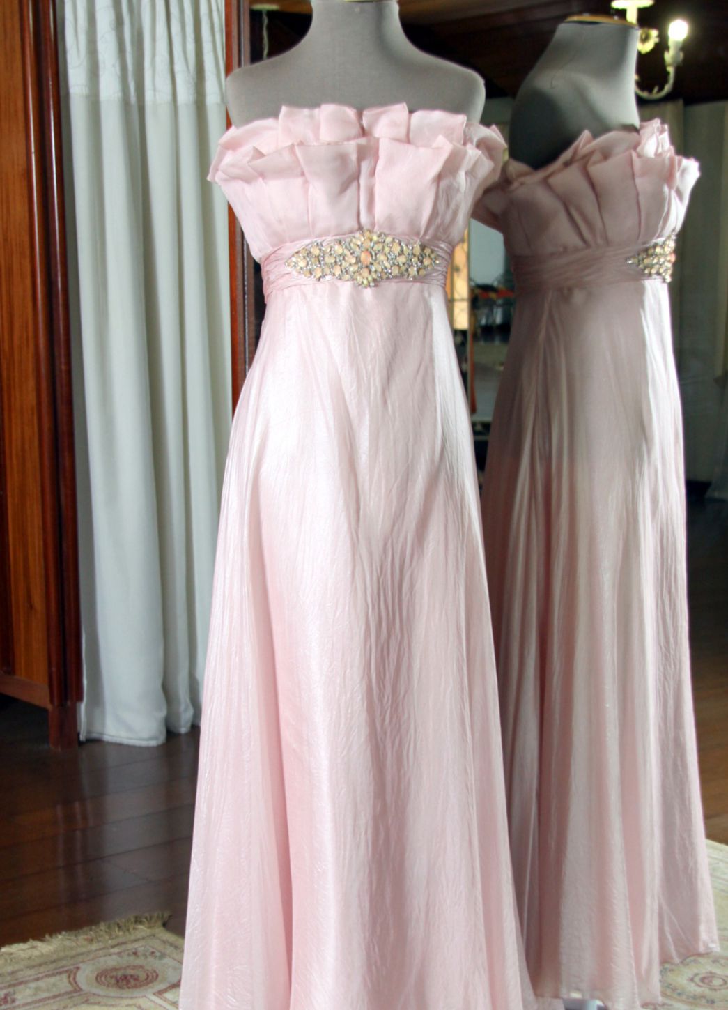 Vestidos para Mães, Madrinhas e Moda Festas - 359 - Hipnose Alta Costura e Spa para Noivas e Noivos - Campinas - SP Vestido de Festa para Mães, Vestido de Festa para Madrinhas, Vestido de Festa para Formatura, Hipnose Alta Costura