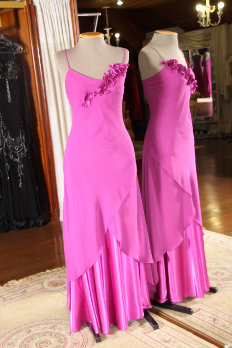 Vestidos para Mães, Madrinhas e Moda Festas - 369 - Hipnose Alta Costura e Spa para Noivas e Noivos - Campinas - SP Vestido de Festa para Mães, Vestido de Festa para Madrinhas, Vestido de Festa para Formatura, Hipnose Alta Costura