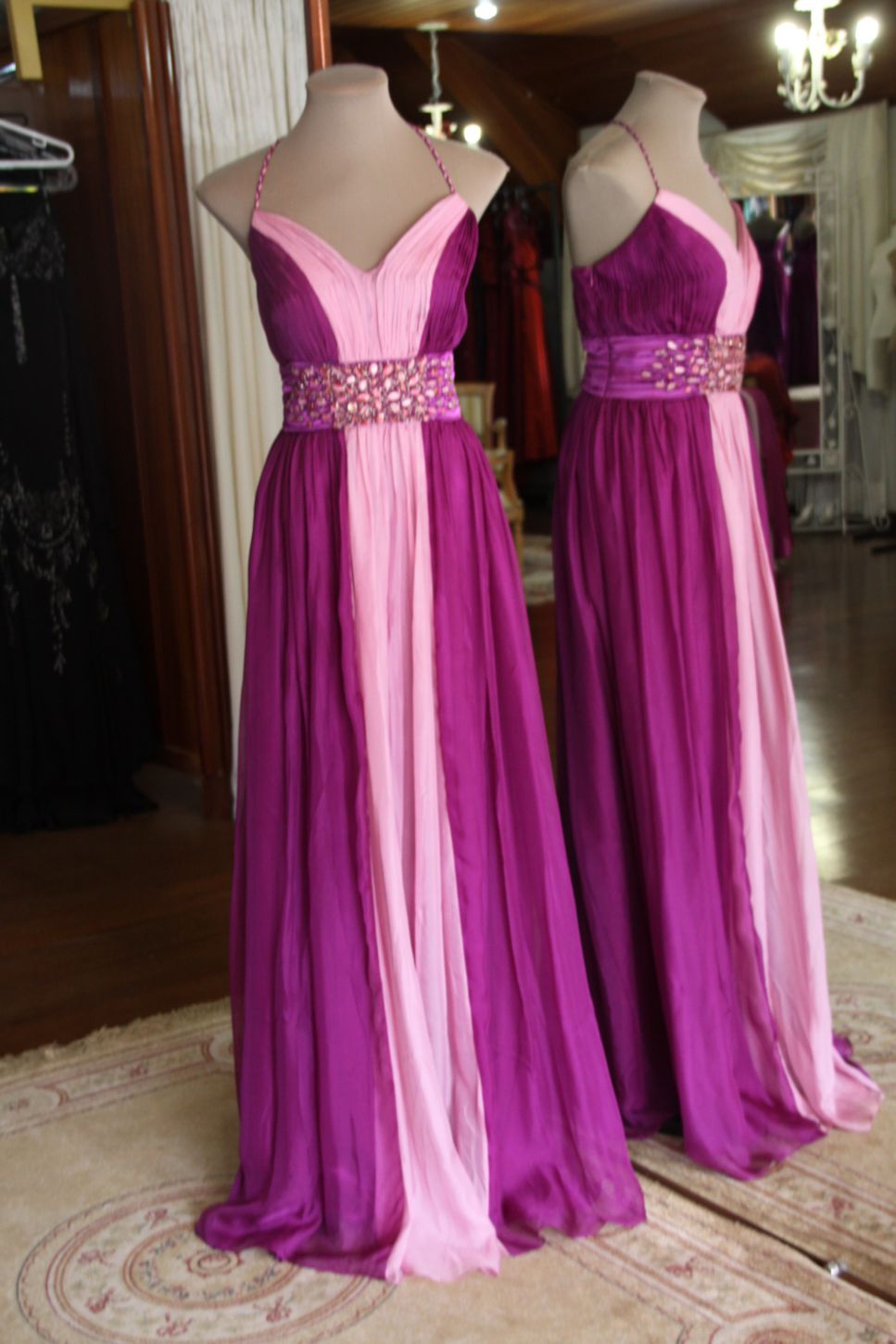 Vestidos para Mães, Madrinhas e Moda Festas - 370 - Hipnose Alta Costura e Spa para Noivas e Noivos - Campinas - SP Vestido de Festa para Mães, Vestido de Festa para Madrinhas, Vestido de Festa para Formatura, Hipnose Alta Costura