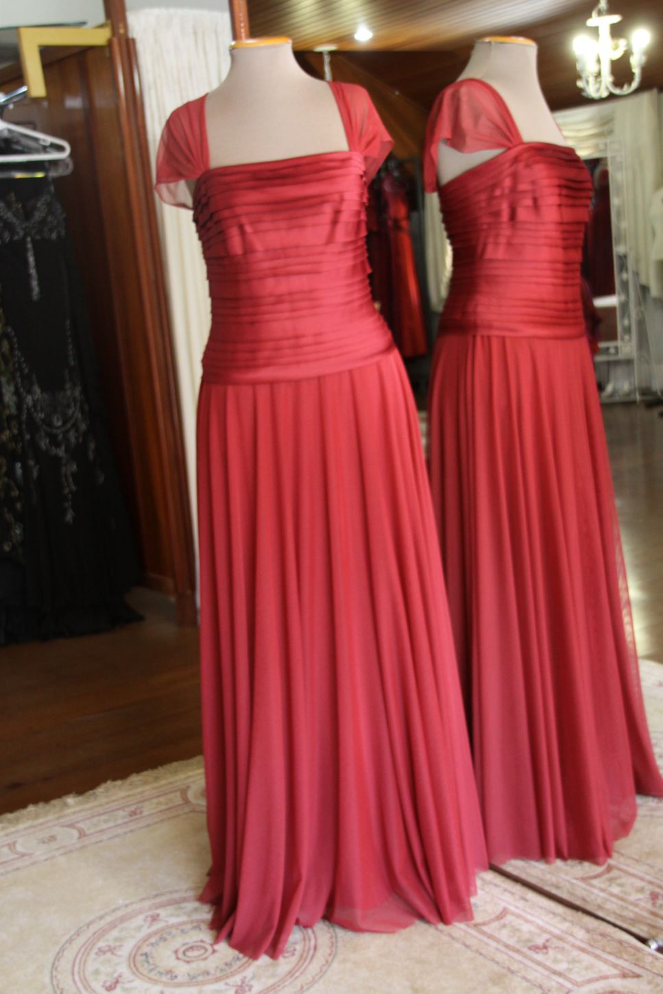 Vestidos para Mães, Madrinhas e Moda Festas - 383 - Hipnose Alta Costura e Spa para Noivas e Noivos - Campinas - SP Vestido de Festa para Mães, Vestido de Festa para Madrinhas, Vestido de Festa para Formatura, Hipnose Alta Costura