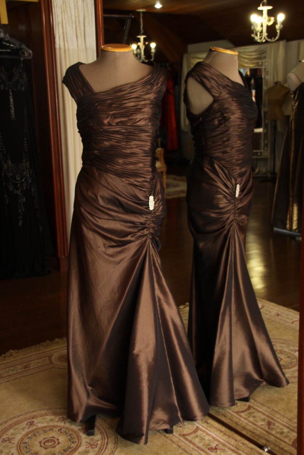 Vestidos para Mães, Madrinhas e Moda Festas - 384 - Hipnose Alta Costura e Spa para Noivas e Noivos - Campinas - SP Vestido de Festa para Mães, Vestido de Festa para Madrinhas, Vestido de Festa para Formatura, Hipnose Alta Costura