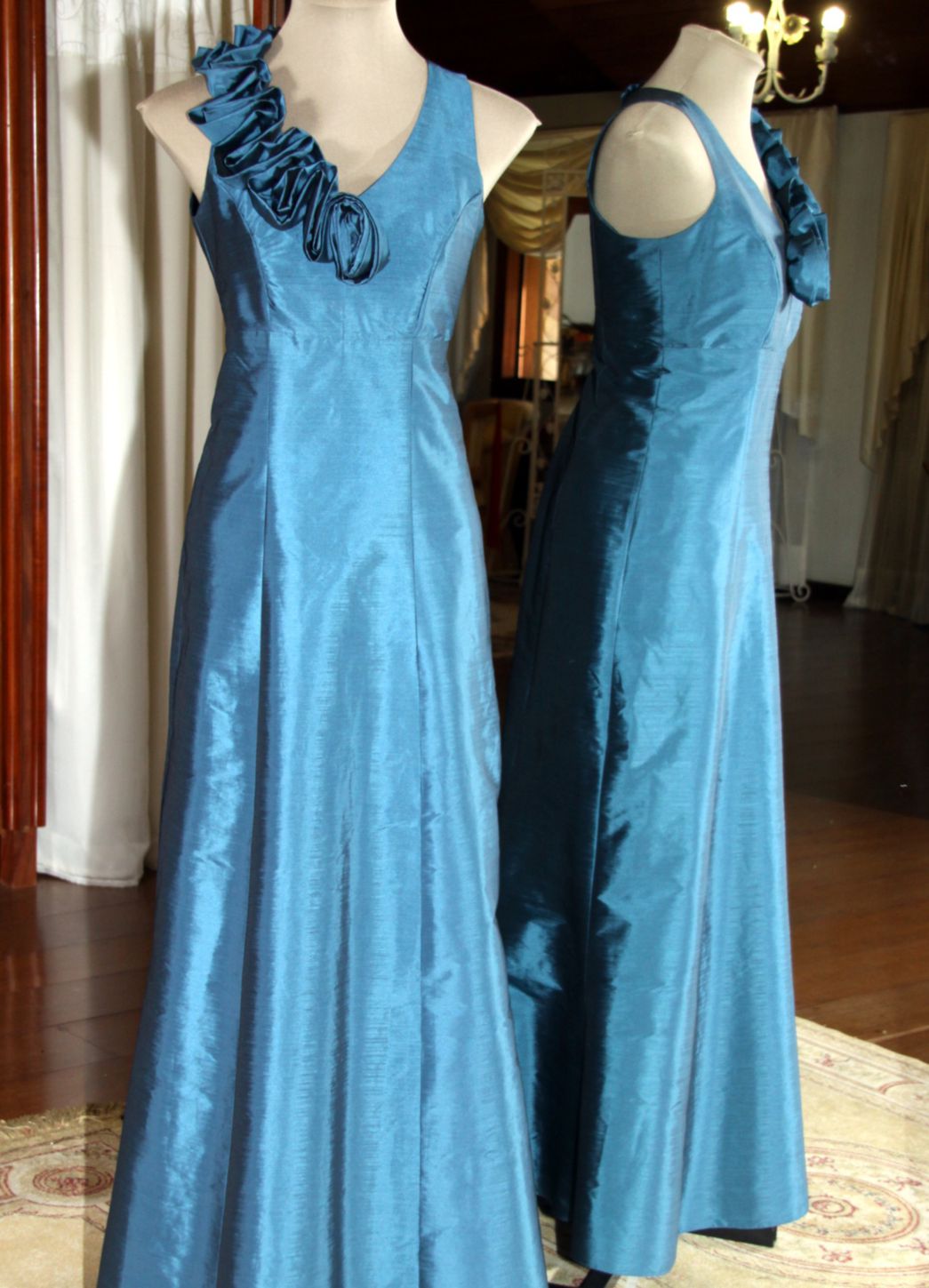 Vestidos para Mães, Madrinhas e Moda Festas - 392 - Hipnose Alta Costura e Spa para Noivas e Noivos - Campinas - SP Vestido de Festa para Mães, Vestido de Festa para Madrinhas, Vestido de Festa para Formatura, Hipnose Alta Costura