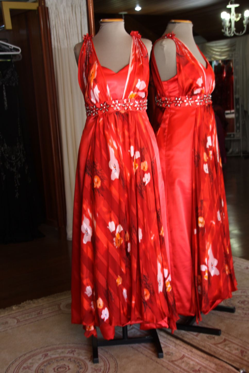 Vestidos para Mães, Madrinhas e Moda Festas - 399 - Hipnose Alta Costura e Spa para Noivas e Noivos - Campinas - SP Vestido de Festa para Mães, Vestido de Festa para Madrinhas, Vestido de Festa para Formatura, Hipnose Alta Costura