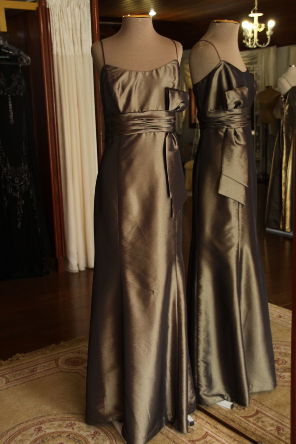 Vestidos para Mães, Madrinhas e Moda Festas - 423 - Hipnose Alta Costura e Spa para Noivas e Noivos - Campinas - SP Vestido de Festa para Mães, Vestido de Festa para Madrinhas, Vestido de Festa para Formatura, Hipnose Alta Costura