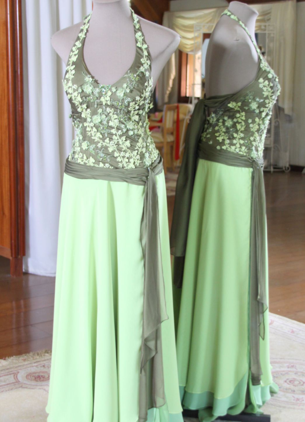 Vestidos para Mães, Madrinhas e Moda Festas - 428 - Hipnose Alta Costura e Spa para Noivas e Noivos - Campinas - SP Vestido de Festa para Mães, Vestido de Festa para Madrinhas, Vestido de Festa para Formatura, Hipnose Alta Costura