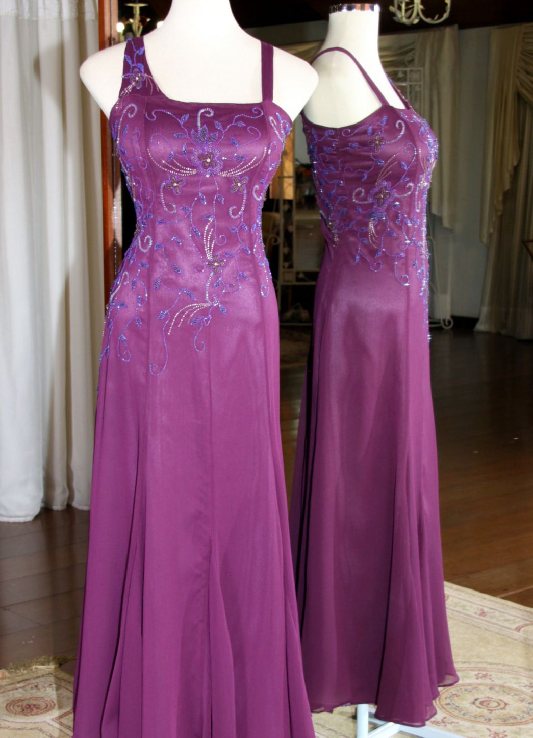 Vestidos para Mães, Madrinhas e Moda Festas - 430 - Hipnose Alta Costura e Spa para Noivas e Noivos - Campinas - SP Vestido de Festa para Mães, Vestido de Festa para Madrinhas, Vestido de Festa para Formatura, Hipnose Alta Costura