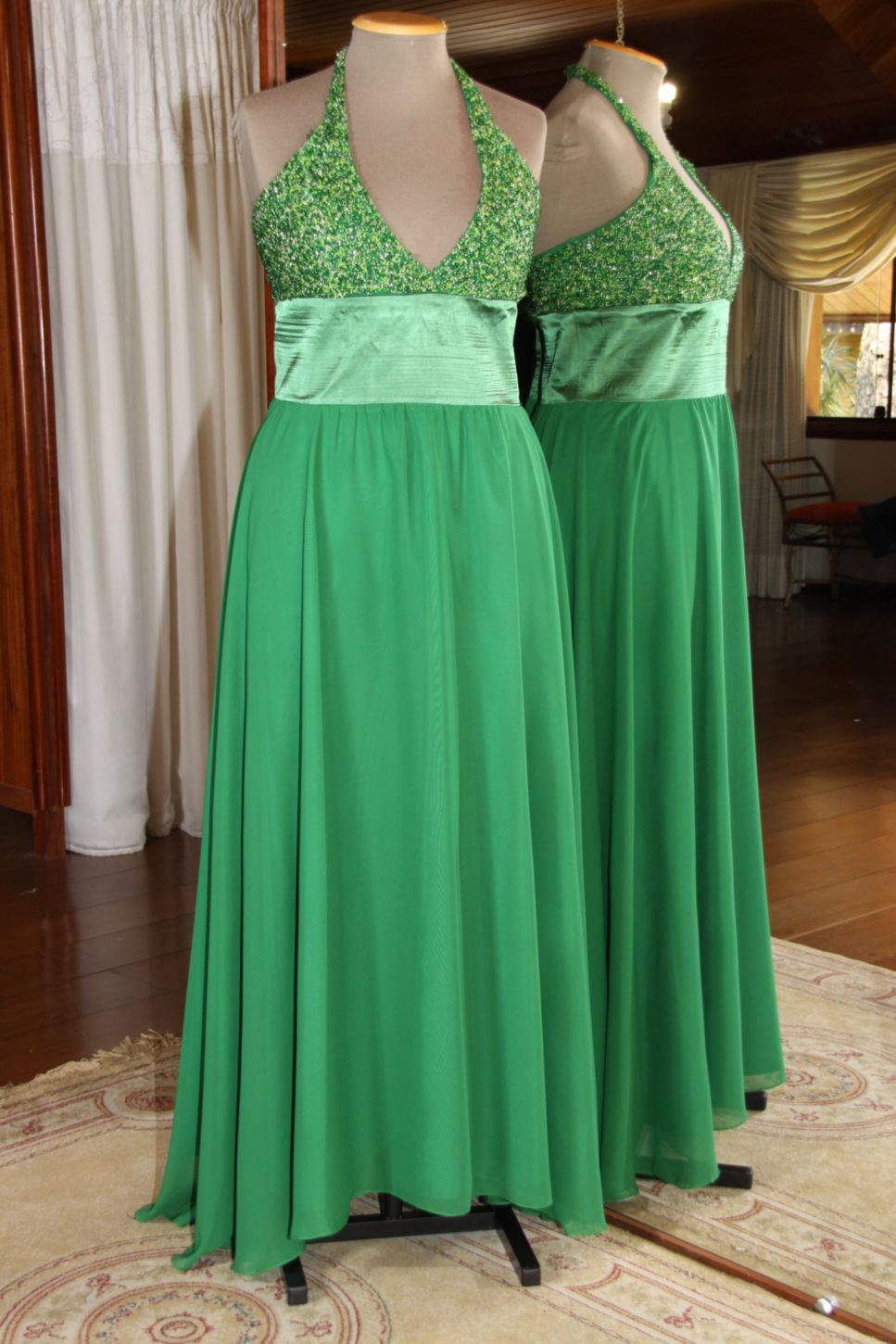 Vestidos para Mães, Madrinhas e Moda Festas - 434 - Hipnose Alta Costura e Spa para Noivas e Noivos - Campinas - SP Vestido de Festa para Mães, Vestido de Festa para Madrinhas, Vestido de Festa para Formatura, Hipnose Alta Costura