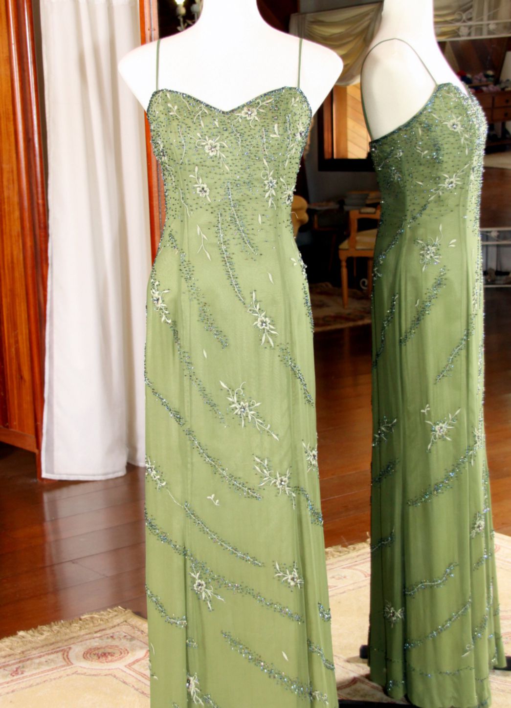 Vestidos para Mães, Madrinhas e Moda Festas - 447 - Hipnose Alta Costura e Spa para Noivas e Noivos - Campinas - SP Vestido de Festa para Mães, Vestido de Festa para Madrinhas, Vestido de Festa para Formatura, Hipnose Alta Costura