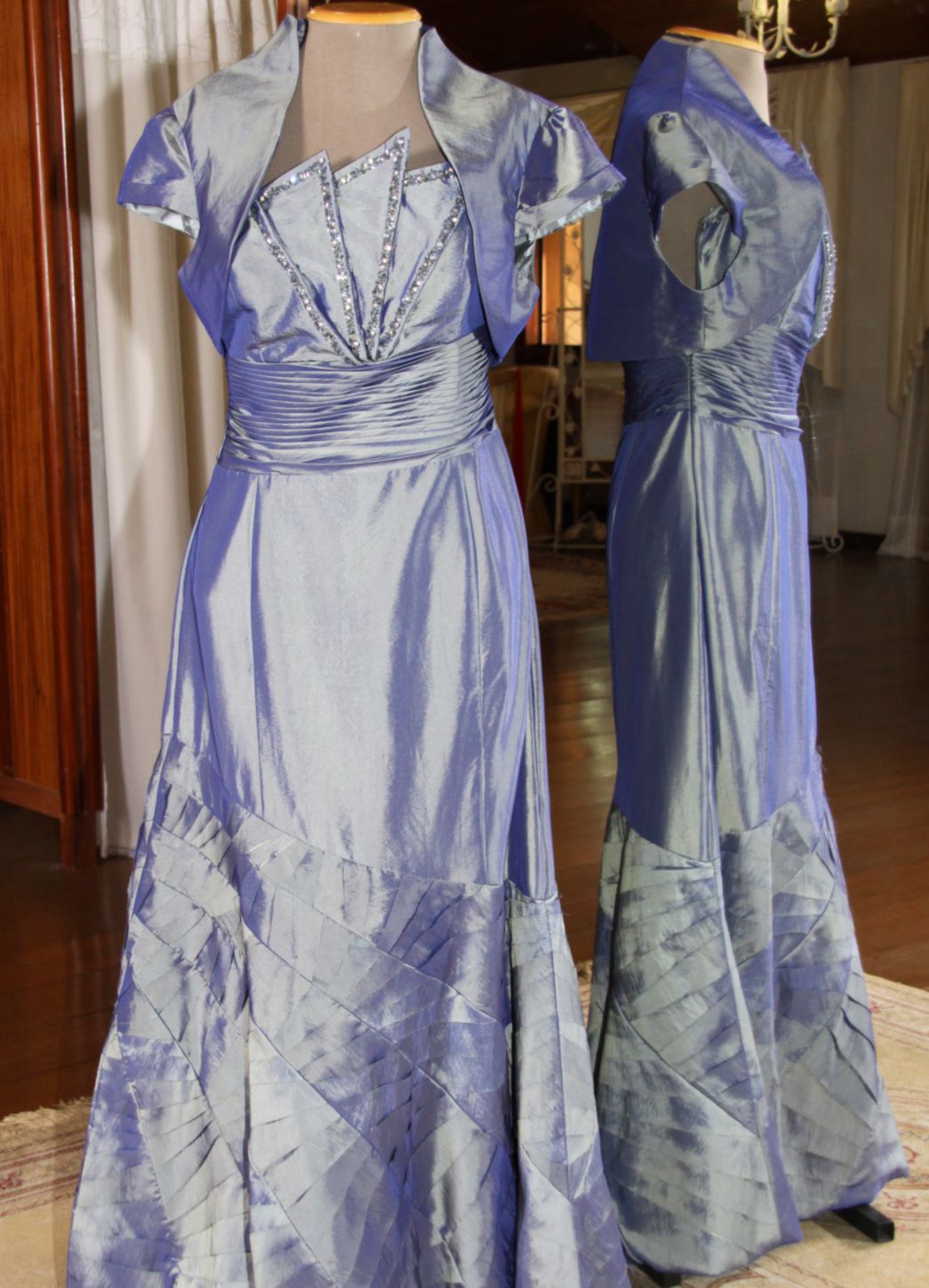 Vestidos para Mães, Madrinhas e Moda Festas - 469 - Hipnose Alta Costura e Spa para Noivas e Noivos - Campinas - SP Vestido de Festa para Mães, Vestido de Festa para Madrinhas, Vestido de Festa para Formatura, Hipnose Alta Costura