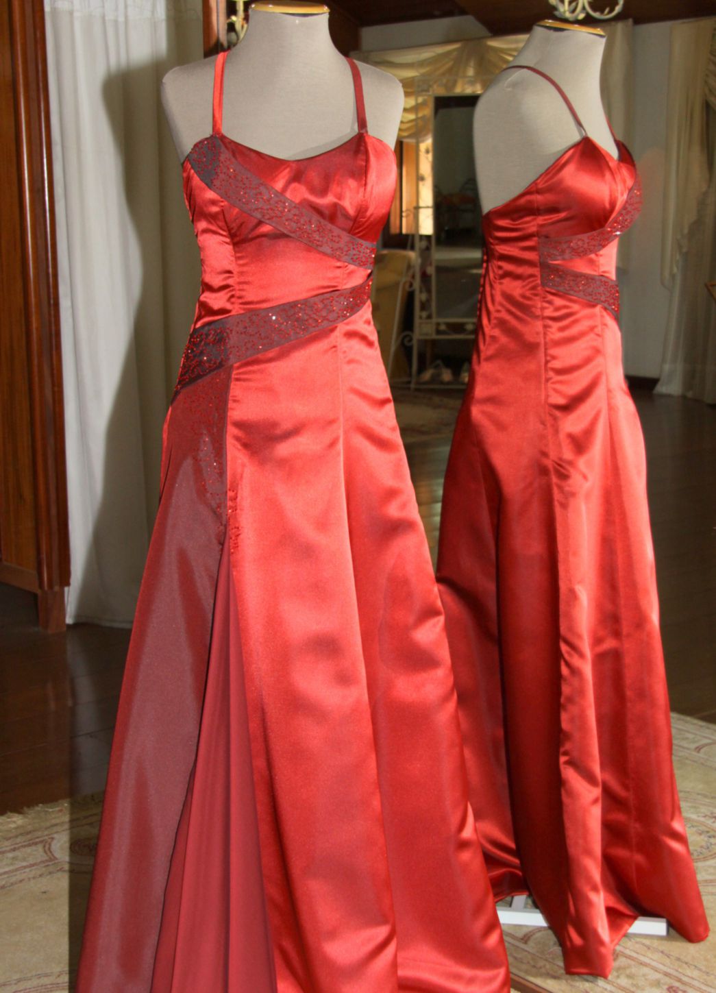 Vestidos para Mães, Madrinhas e Moda Festas - 476 - Hipnose Alta Costura e Spa para Noivas e Noivos - Campinas - SP Vestido de Festa para Mães, Vestido de Festa para Madrinhas, Vestido de Festa para Formatura, Hipnose Alta Costura