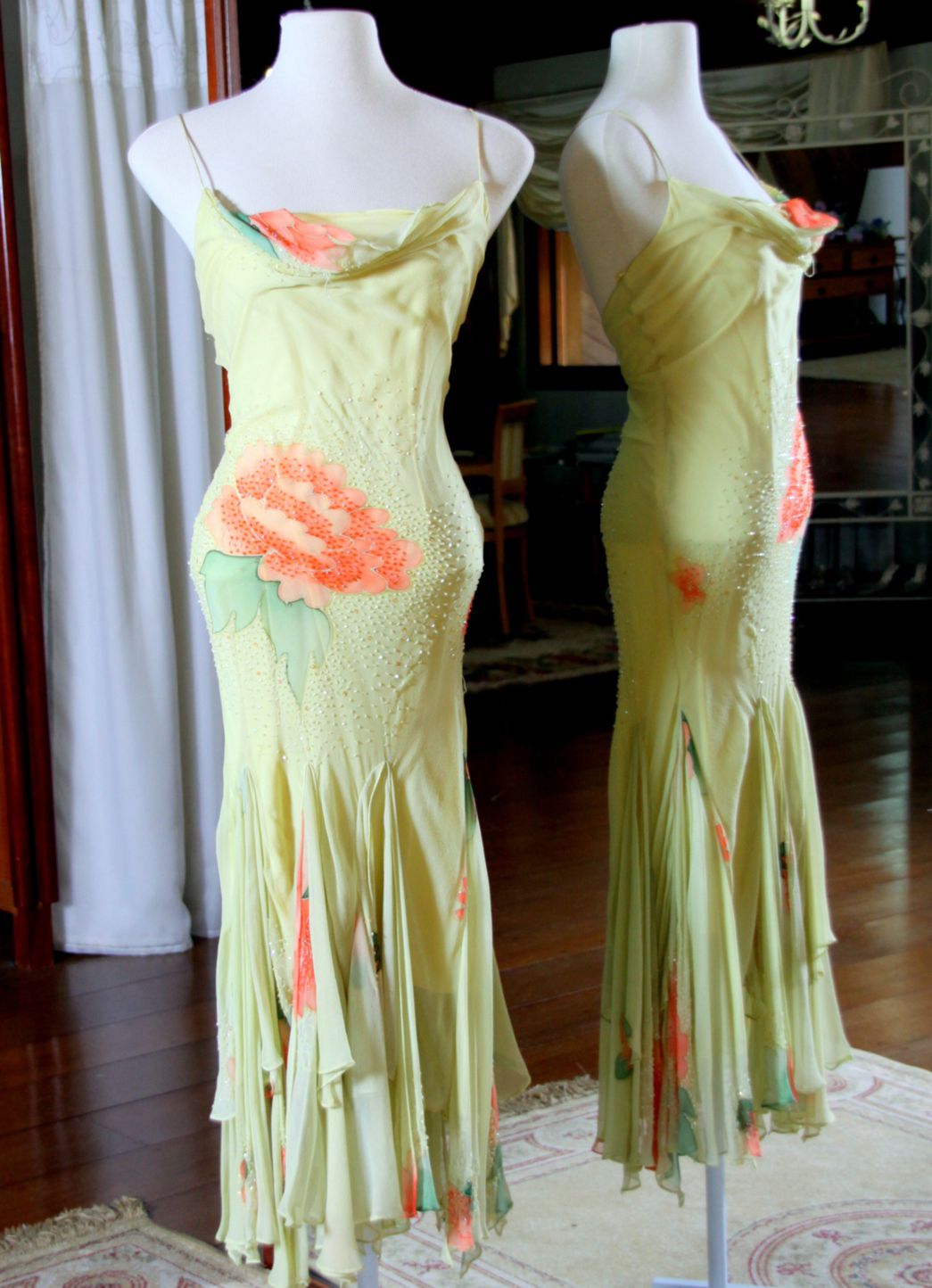 Vestidos para Mães, Madrinhas e Moda Festas - 487 - Hipnose Alta Costura e Spa para Noivas e Noivos - Campinas - SP Vestido de Festa para Mães, Vestido de Festa para Madrinhas, Vestido de Festa para Formatura, Hipnose Alta Costura