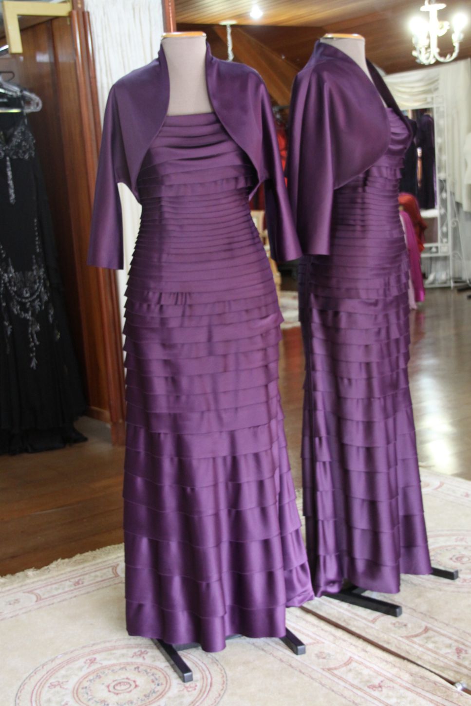 Vestidos para Mães, Madrinhas e Moda Festas - 50 - Hipnose Alta Costura e Spa para Noivas e Noivos - Campinas - SP Vestido de Festa para Mães, Vestido de Festa para Madrinhas, Vestido de Festa para Formatura, Hipnose Alta Costura