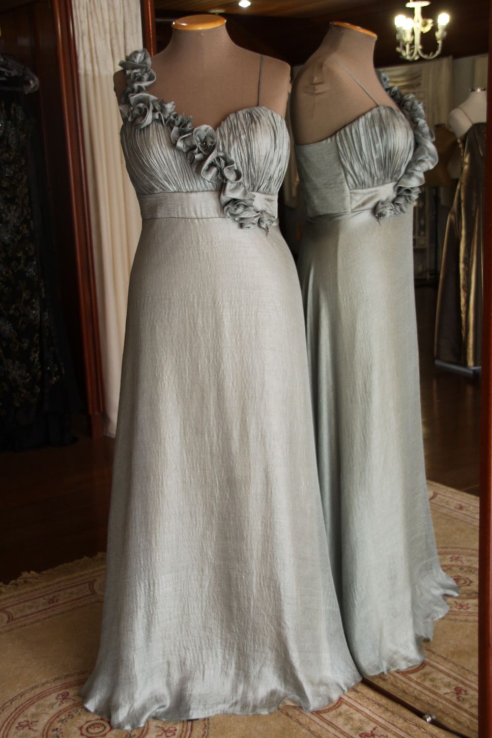 Vestidos para Mães, Madrinhas e Moda Festas - 526 - Hipnose Alta Costura e Spa para Noivas e Noivos - Campinas - SP Vestido de Festa para Mães, Vestido de Festa para Madrinhas, Vestido de Festa para Formatura, Hipnose Alta Costura