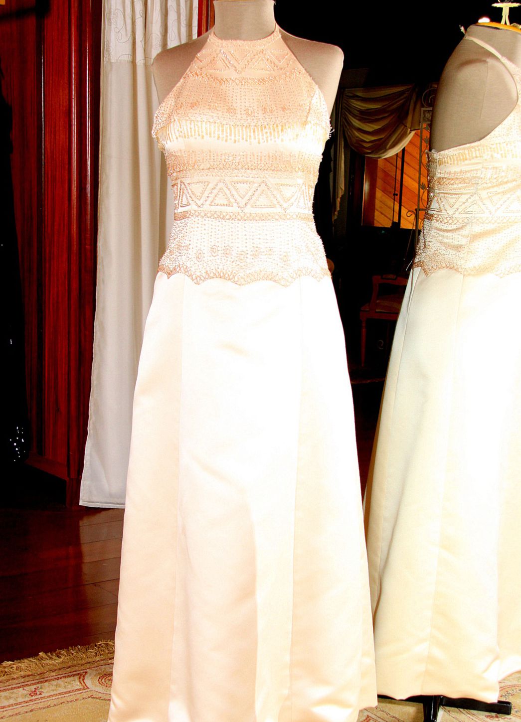 Vestidos para Mães, Madrinhas e Moda Festas - 556 - Hipnose Alta Costura e Spa para Noivas e Noivos - Campinas - SP Vestido de Festa para Mães, Vestido de Festa para Madrinhas, Vestido de Festa para Formatura, Hipnose Alta Costura