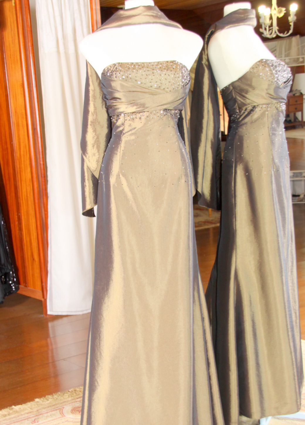 Vestidos para Mães, Madrinhas e Moda Festas - 574 - Hipnose Alta Costura e Spa para Noivas e Noivos - Campinas - SP Vestido de Festa para Mães, Vestido de Festa para Madrinhas, Vestido de Festa para Formatura, Hipnose Alta Costura