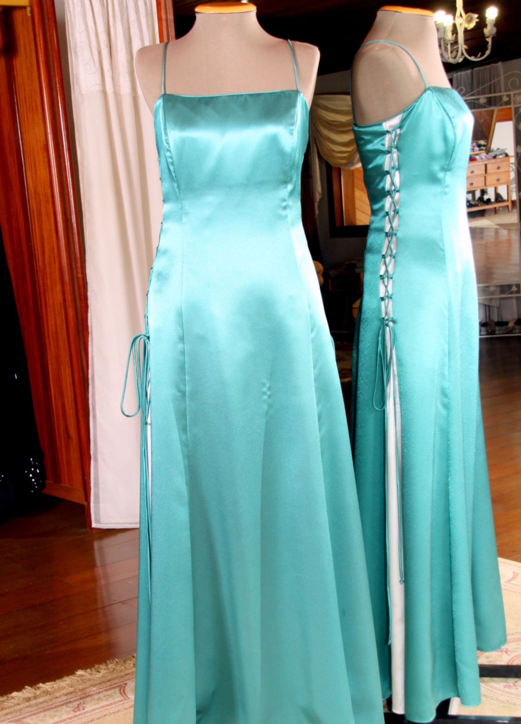 Vestidos para Mães, Madrinhas e Moda Festas - 614 - Hipnose Alta Costura e Spa para Noivas e Noivos - Campinas - SP Vestido de Festa para Mães, Vestido de Festa para Madrinhas, Vestido de Festa para Formatura, Hipnose Alta Costura