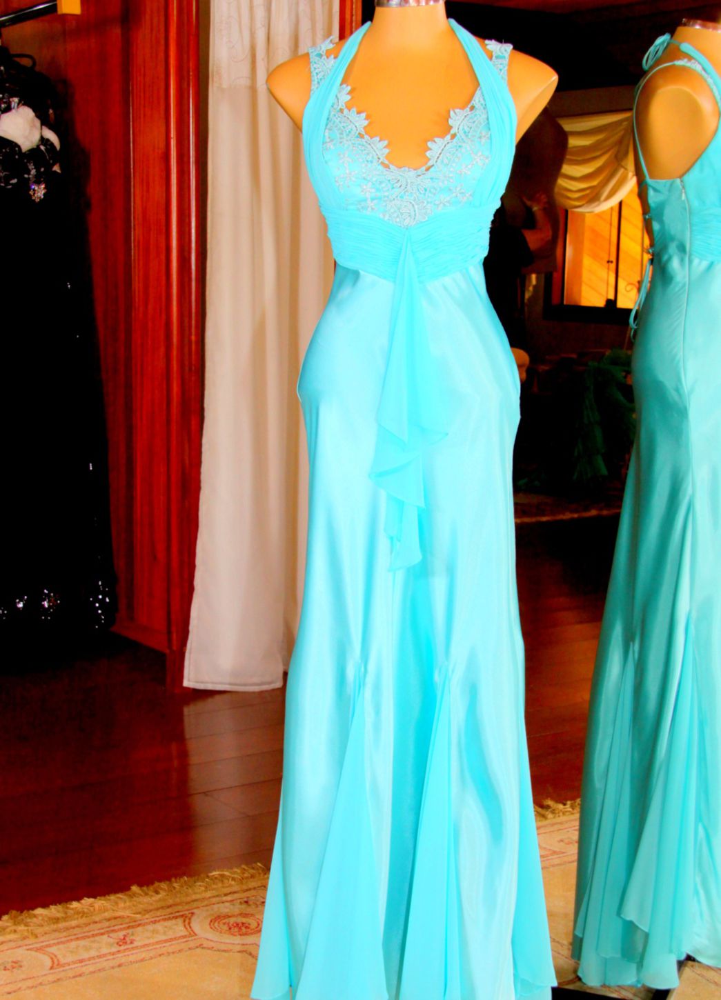 Vestidos para Mães, Madrinhas e Moda Festas - 618 - Hipnose Alta Costura e Spa para Noivas e Noivos - Campinas - SP Vestido de Festa para Mães, Vestido de Festa para Madrinhas, Vestido de Festa para Formatura, Hipnose Alta Costura