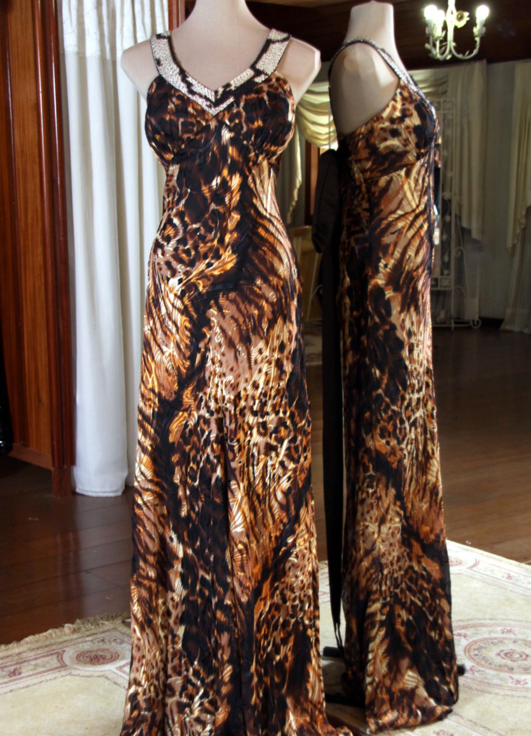 Vestidos para Mães, Madrinhas e Moda Festas - 669 - Hipnose Alta Costura e Spa para Noivas e Noivos - Campinas - SP Vestido de Festa para Mães, Vestido de Festa para Madrinhas, Vestido de Festa para Formatura, Hipnose Alta Costura