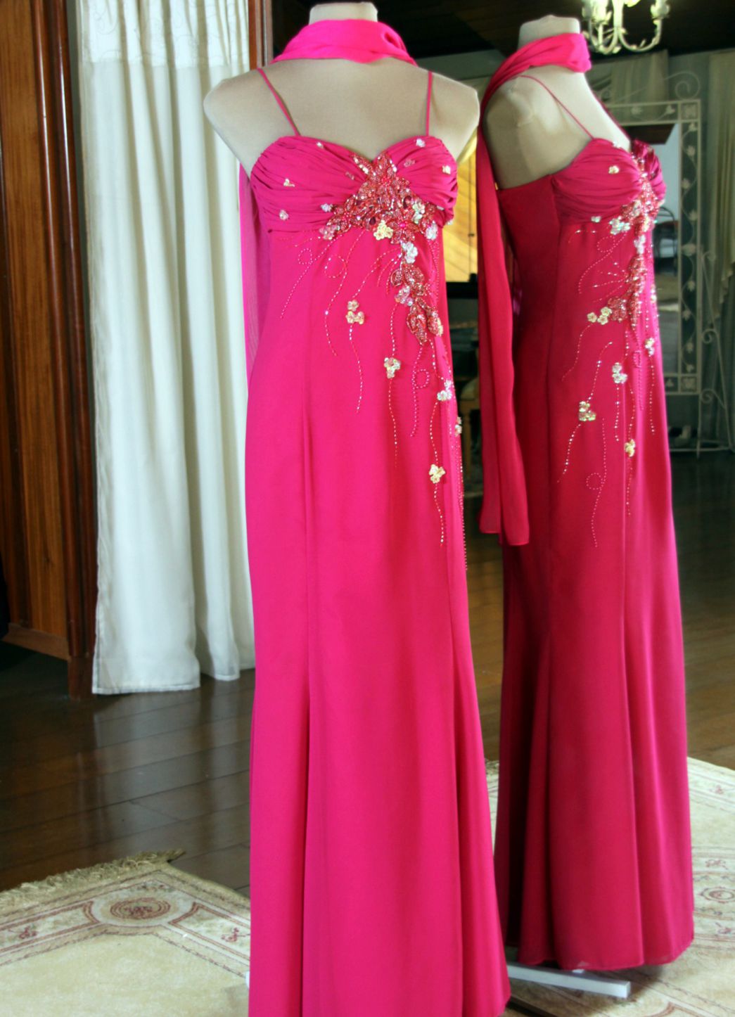 Vestidos para Mães, Madrinhas e Moda Festas - 690 - Hipnose Alta Costura e Spa para Noivas e Noivos - Campinas - SP Vestido de Festa para Mães, Vestido de Festa para Madrinhas, Vestido de Festa para Formatura, Hipnose Alta Costura