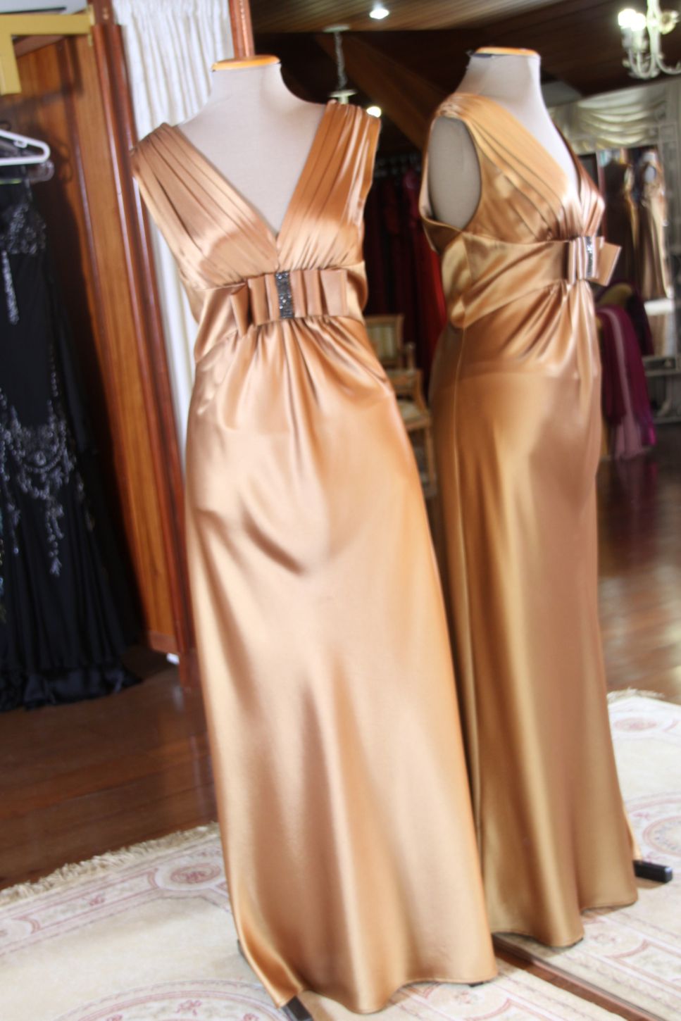 Vestidos para Mães, Madrinhas e Moda Festas - 691 - Hipnose Alta Costura e Spa para Noivas e Noivos - Campinas - SP Vestido de Festa para Mães, Vestido de Festa para Madrinhas, Vestido de Festa para Formatura, Hipnose Alta Costura