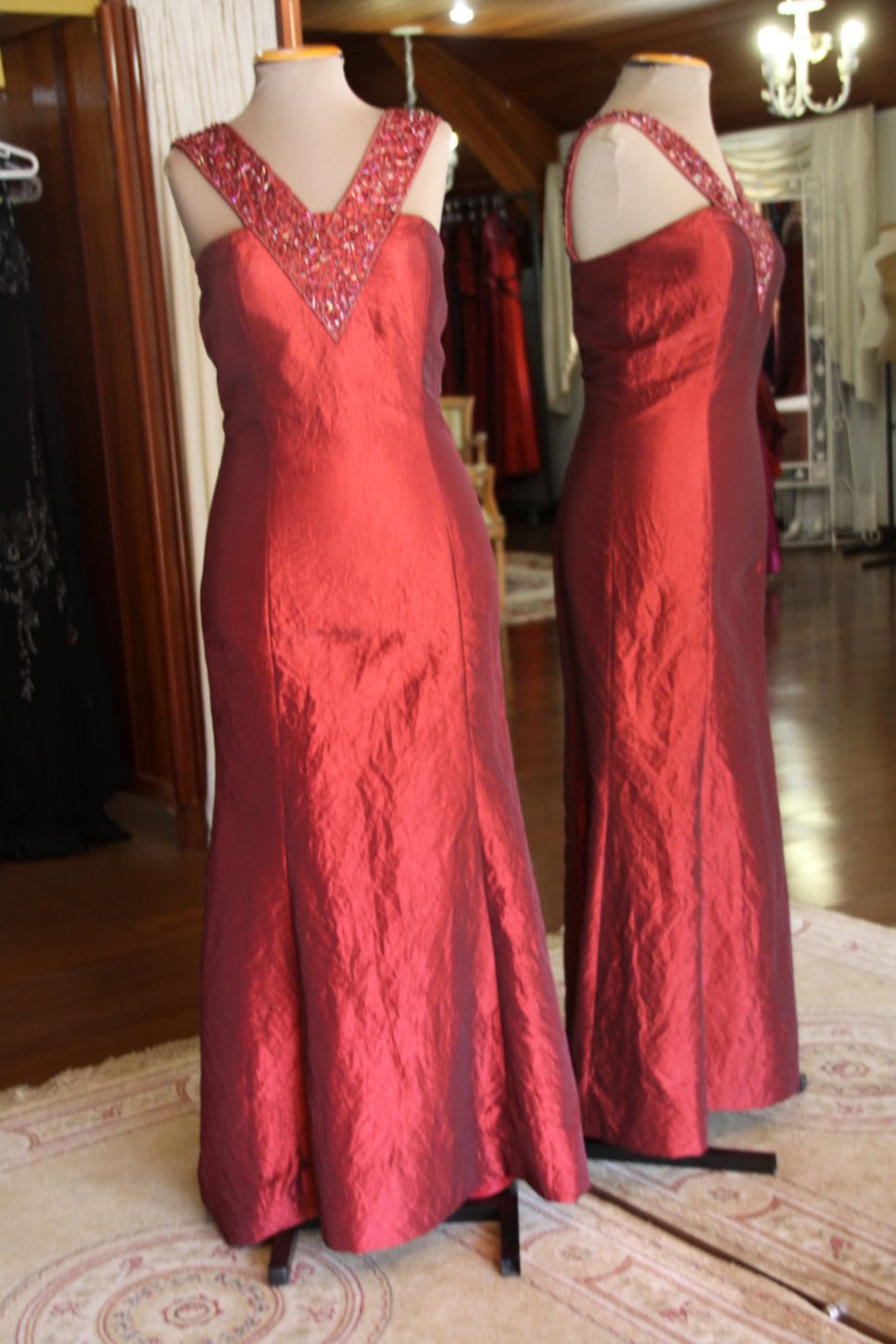 Vestidos para Mães, Madrinhas e Moda Festas - 704 - Hipnose Alta Costura e Spa para Noivas e Noivos - Campinas - SP Vestido de Festa para Mães, Vestido de Festa para Madrinhas, Vestido de Festa para Formatura, Hipnose Alta Costura