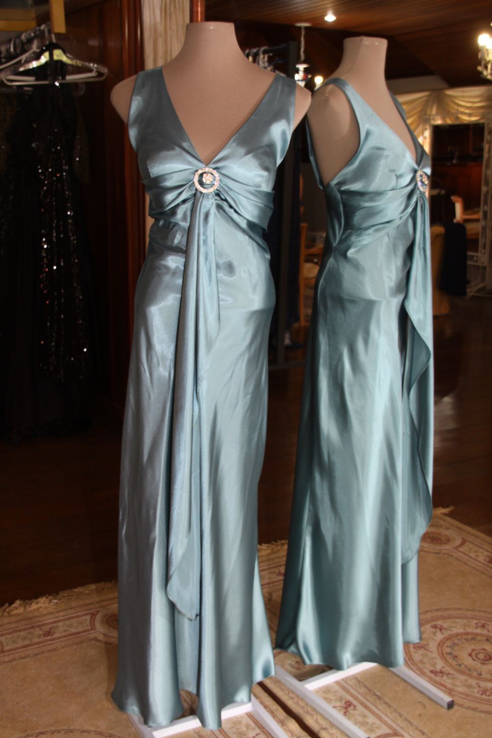 Vestidos para Mães, Madrinhas e Moda Festas - 710 - Hipnose Alta Costura e Spa para Noivas e Noivos - Campinas - SP Vestido de Festa para Mães, Vestido de Festa para Madrinhas, Vestido de Festa para Formatura, Hipnose Alta Costura