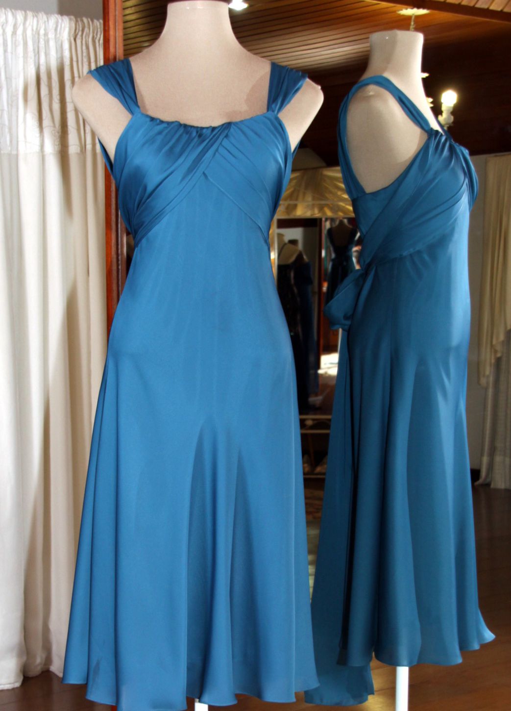 Vestidos para Mães, Madrinhas e Moda Festas - 715 - Hipnose Alta Costura e Spa para Noivas e Noivos - Campinas - SP Vestido de Festa para Mães, Vestido de Festa para Madrinhas, Vestido de Festa para Formatura, Hipnose Alta Costura