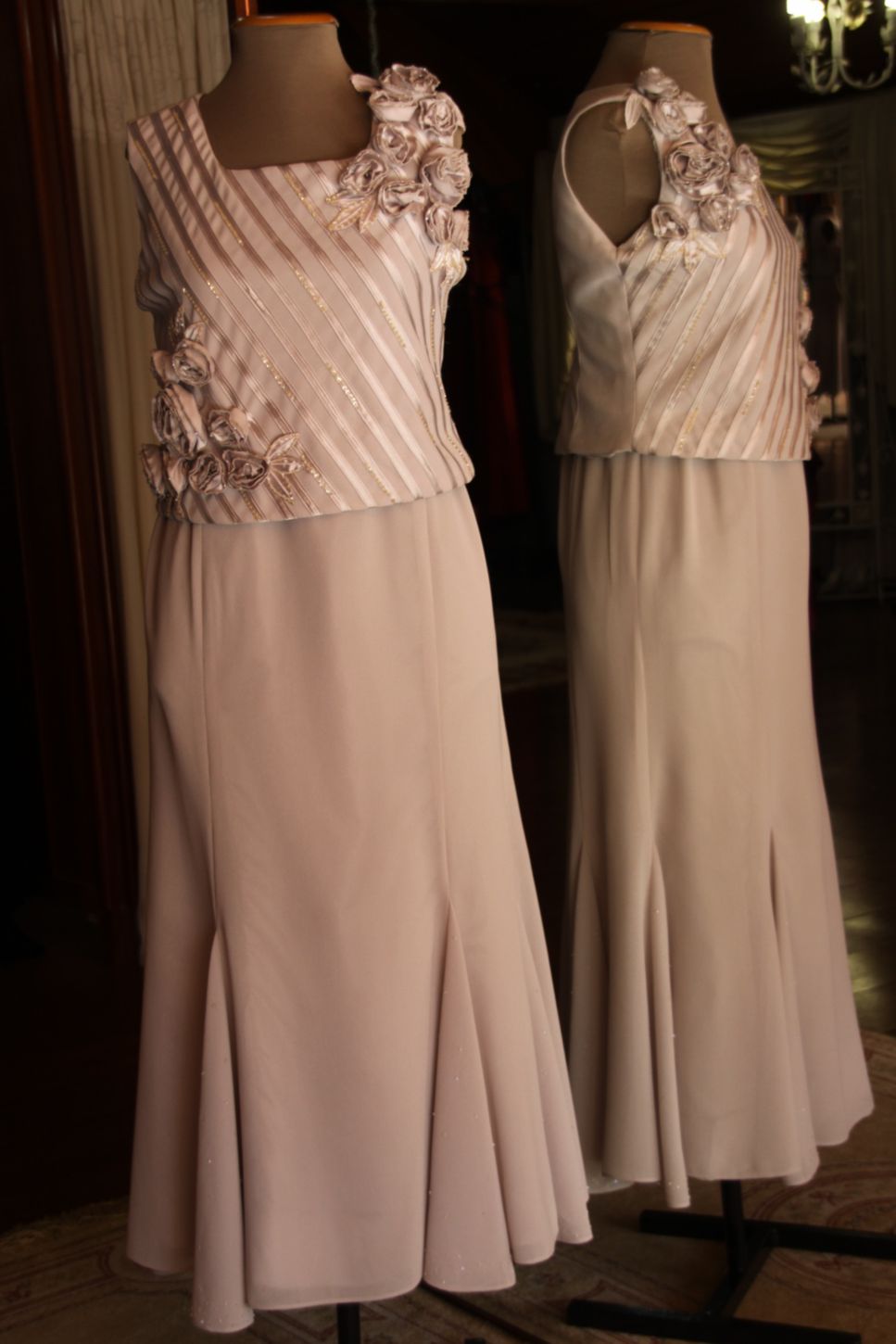 Vestidos para Mães, Madrinhas e Moda Festas - 720 - Hipnose Alta Costura e Spa para Noivas e Noivos - Campinas - SP Vestido de Festa para Mães, Vestido de Festa para Madrinhas, Vestido de Festa para Formatura, Hipnose Alta Costura