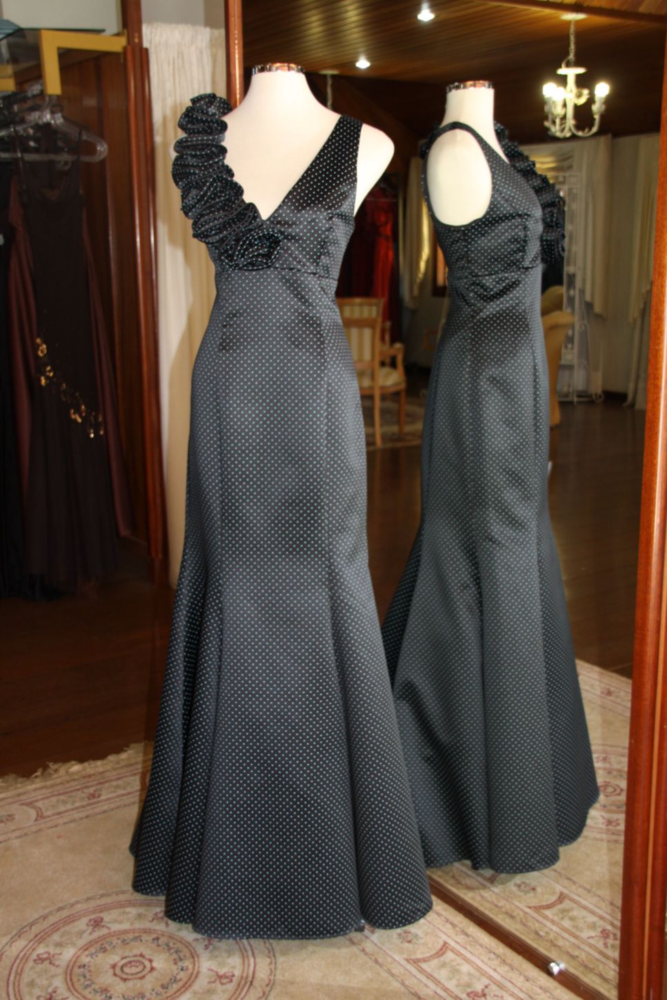 Vestidos para Mães, Madrinhas e Moda Festas - 725 - Hipnose Alta Costura e Spa para Noivas e Noivos - Campinas - SP Vestido de Festa para Mães, Vestido de Festa para Madrinhas, Vestido de Festa para Formatura, Hipnose Alta Costura